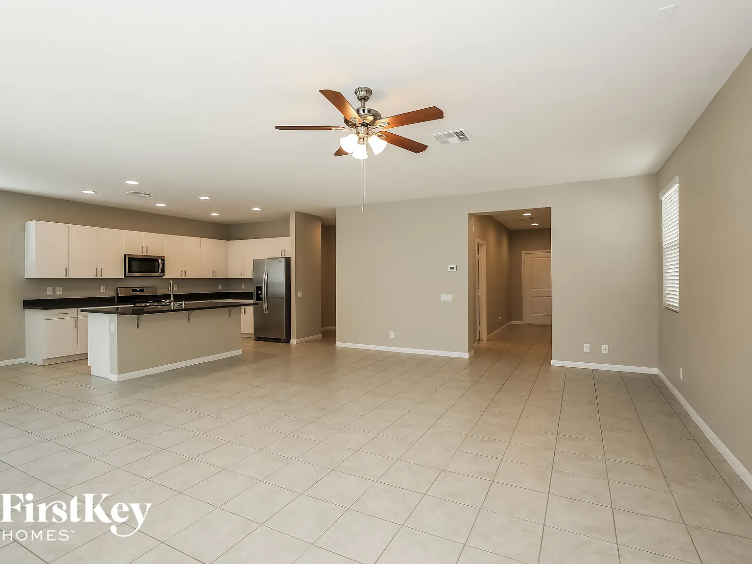 3 bed, 2.5 bath, 2393 sqft, $2,550 — Photo 4