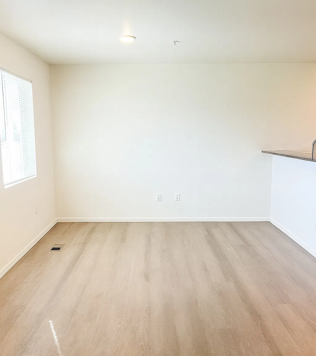 1313 S 6th St — Photo 4