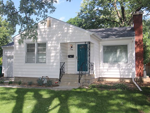 4th image of 704 Woodlawn Ave
