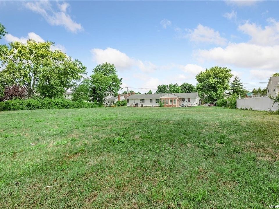 924 Fulton St, Farmingdale, NY 11735 MLS 3421709 Zillow