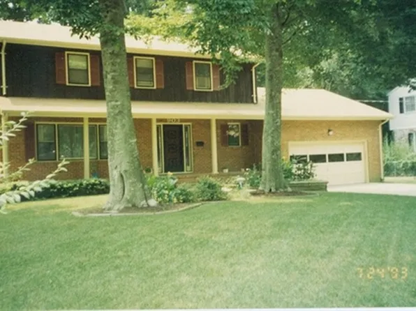 903 Etna Dr, Newport News, VA 23608