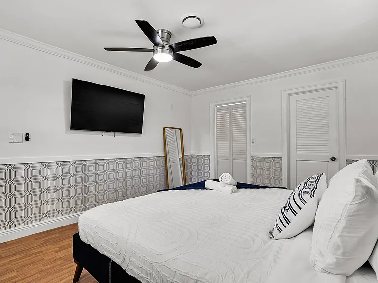 6421 NE 22nd Ave — Photo 33
