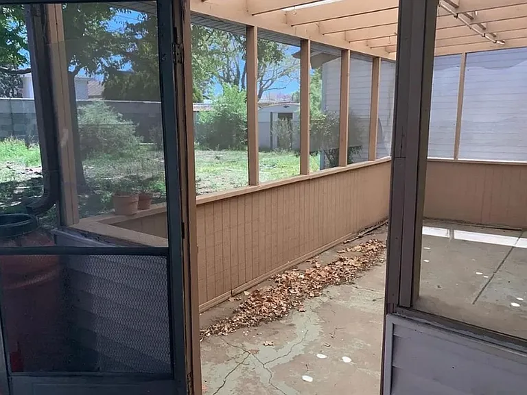 2332 Hoffman Dr NE — Photo 9