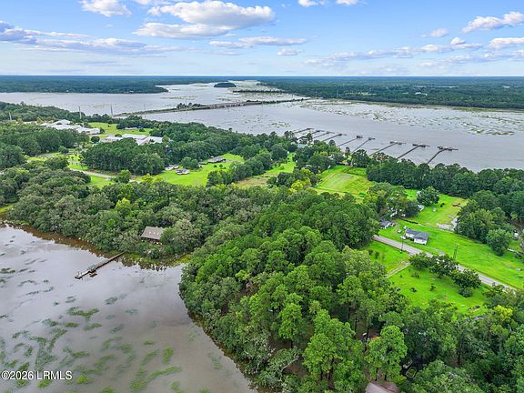 3rd image of 112 Stuart Point Rd