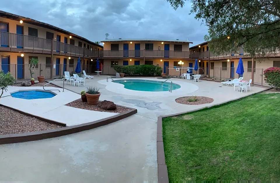 La Petite Chateau Apartments