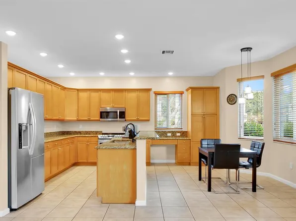 9022 Dupont Pl, Wellington, FL 33414