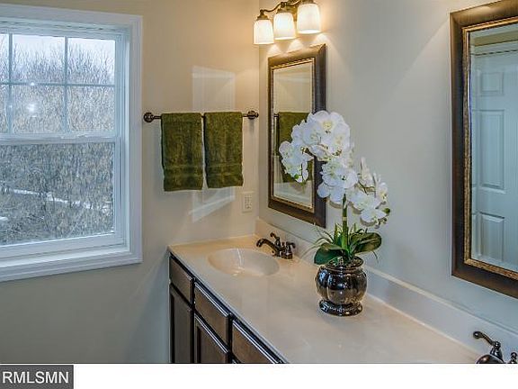 3rd image of 2580 Vierling Dr E