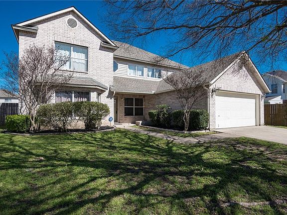 4th image of 2211 Delaford Dr