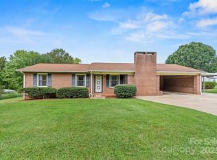 408 29th Street Pl SW, Hickory, NC 28602