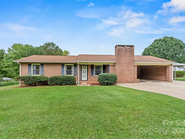 408 29th Street Pl SW, Hickory, NC 28602