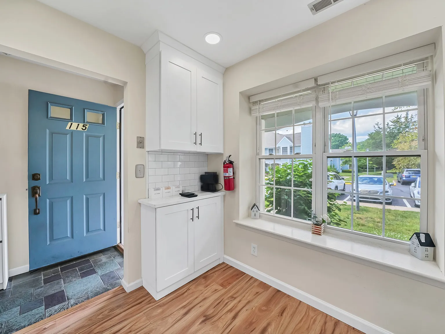 2 bed, 1065 sqft, $2,500 — Photo 3