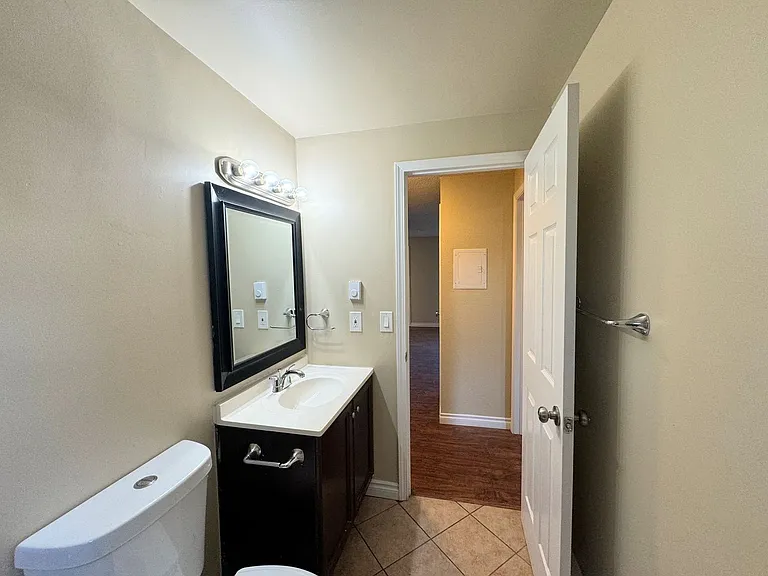 Lorheim Apartments — Photo 11