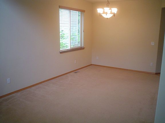 4th image of 20216 11th Ave W