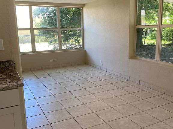 3rd image of 113 Palm Dr