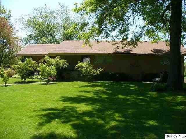 Home for Sale in Ursa, IL $135,000