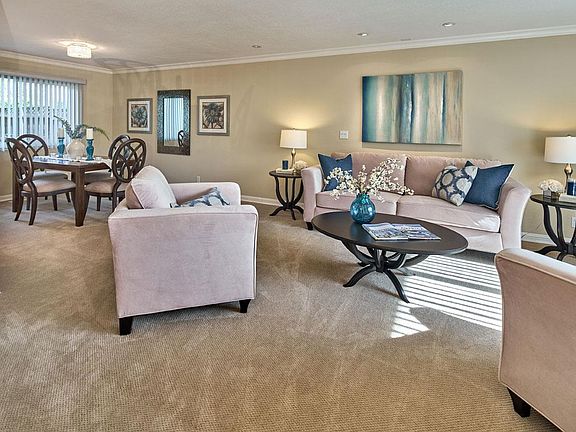 3rd image of 635 Gaundabert Ln