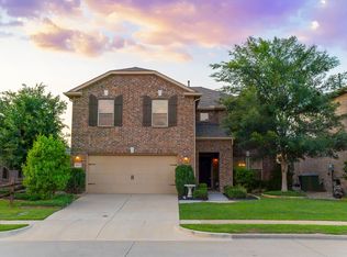 1813 Aslynn Cir, Aubrey, TX 76227