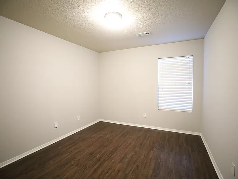 3809 Remington Dr — Photo 9