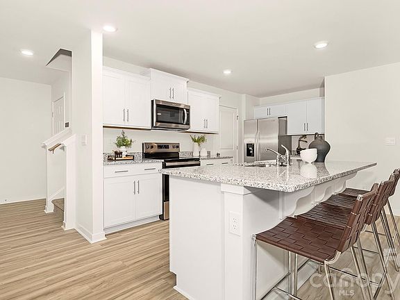 2nd image of 226 Lauren Ln