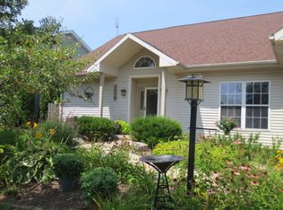 1902 Autumn Ridge Dr, Urbana, IL 61802