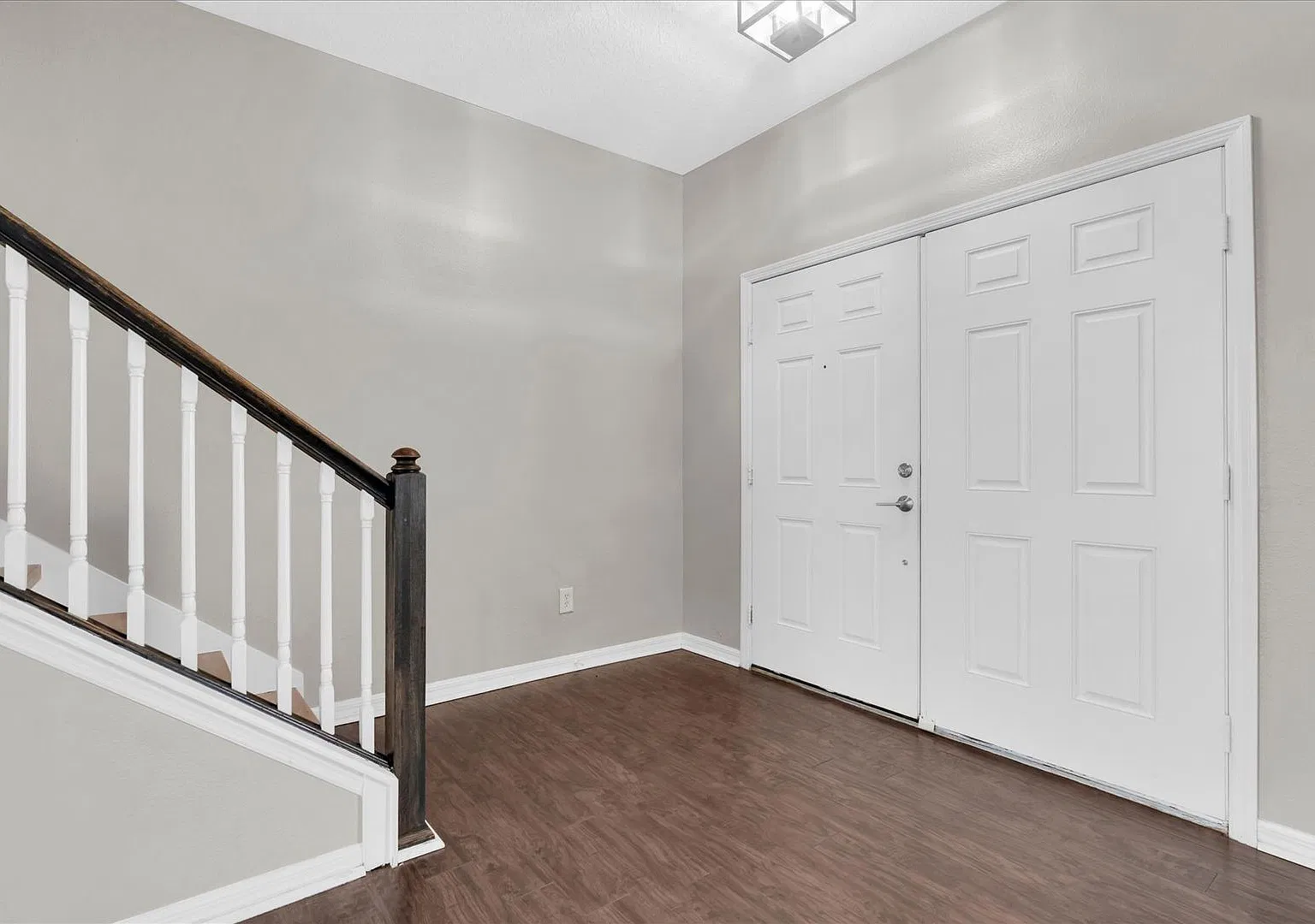 Spacious 6-bedroom home! Ready 10/10 — Photo 4