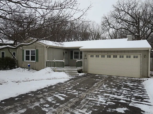 326 N Brookshore Dr photo 1