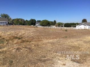 Henry St, Nampa, ID 83686