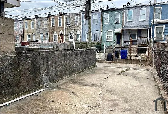 418 N Port St — Photo 17