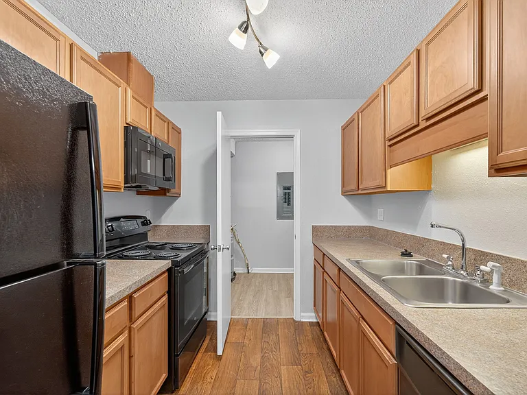 North Bluff Apartments — Photo 19
