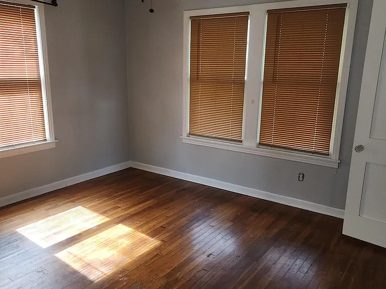 926 Cross St — Photo 10
