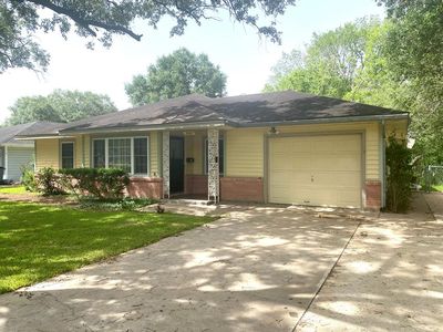 2008 Hillcrest Dr, Bay City, TX, 77414