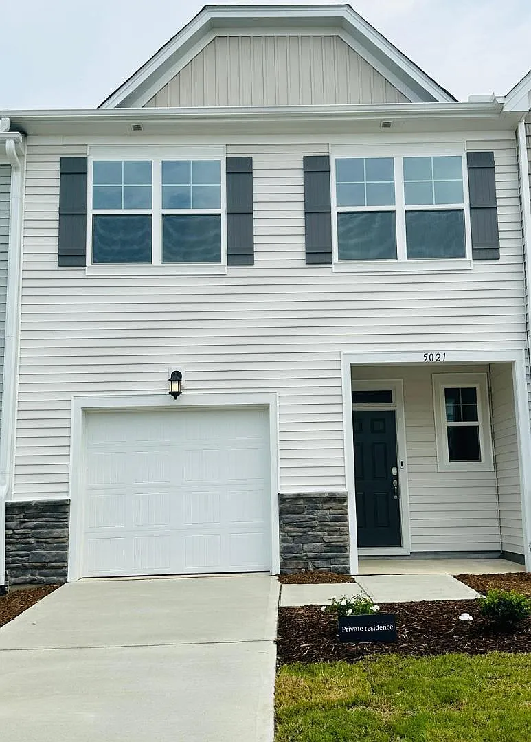 Building Photo - 5021 Pufa St