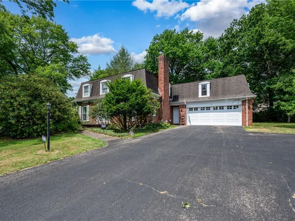 110 Rittswood Dr, Butler, PA 16001
