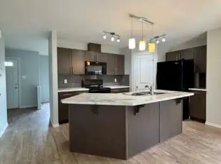 3303 Weidle Way SW #1A, Edmonton, AB T6X1T1