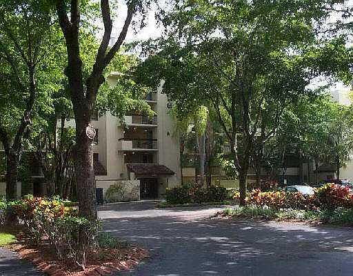 2nd image of 825 Egret Circle #206