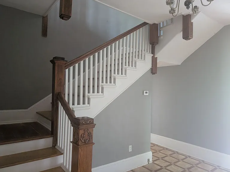 207 W Main St — Photo 8