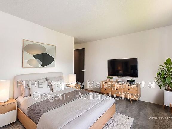 2nd image of 14124-14212 NE Sandy Blvd #H-14