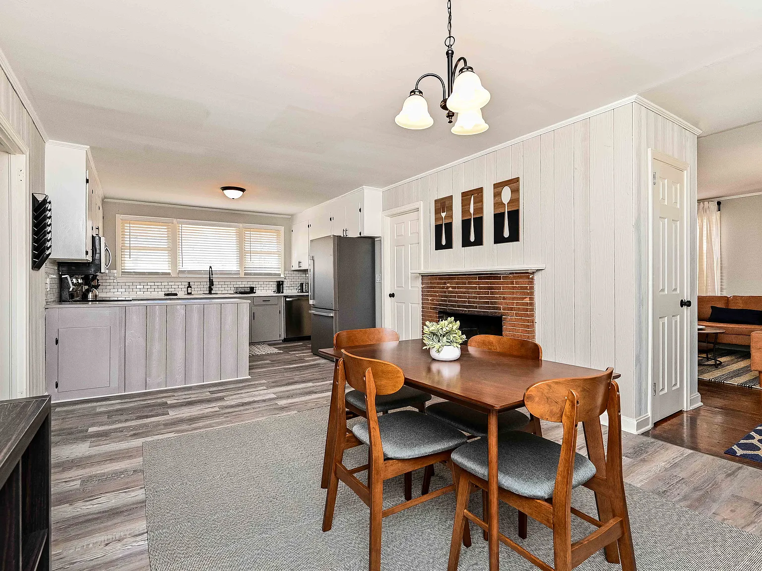 131 Woodmont Circle - 2 — Photo 3
