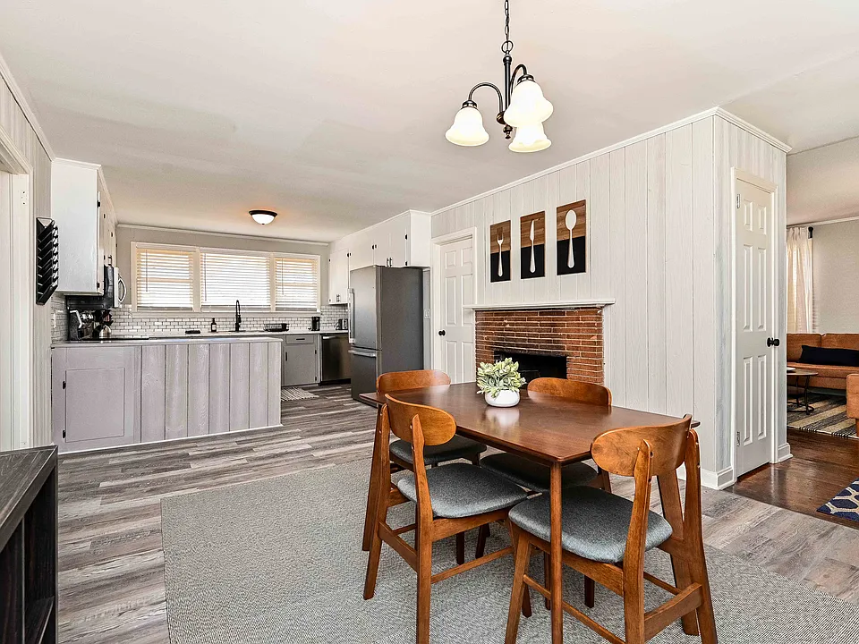 131 Woodmont Cir #4