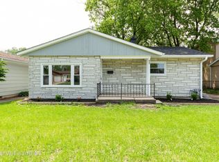 823 S Fletcher Dr, Wheeling, IL 60090