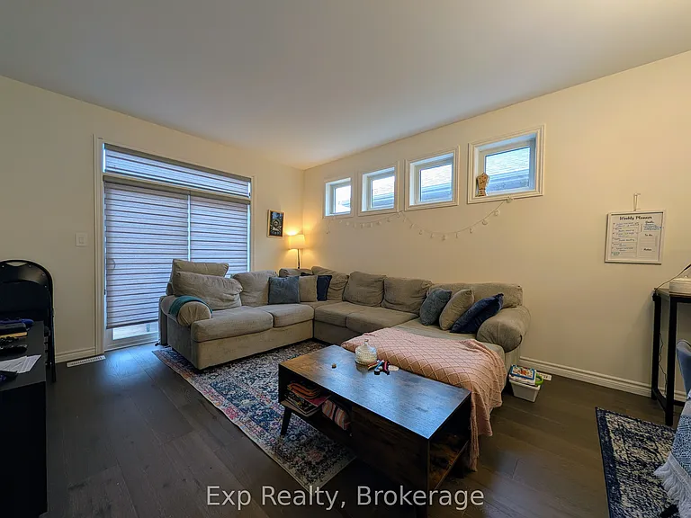 96 Athabaska Dr — Photo 9