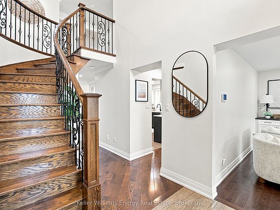 3rd image of 1014 Pinetree Ct