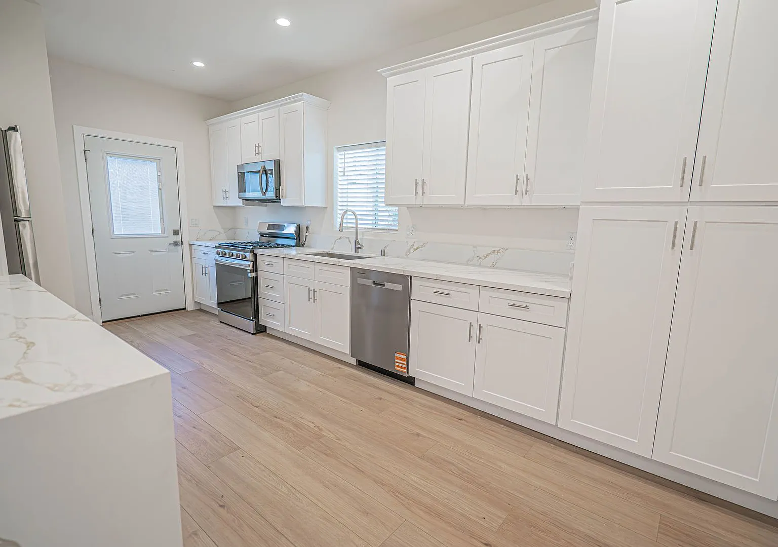 New Construction 3 Bedroom ADU for Rent in North Hollywood! — Photo 4