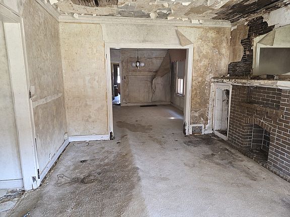 3rd image of 7923 S Calumet Ave