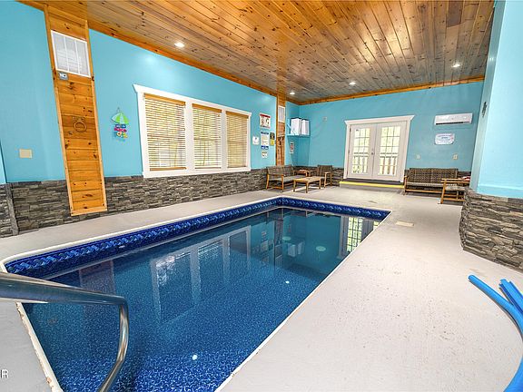 2nd image of 4319 Forest Ridge Way