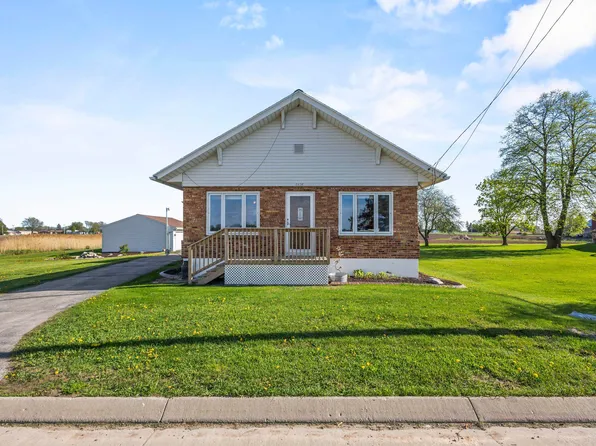 5038 Algoma Rd, New Franken, WI 54229