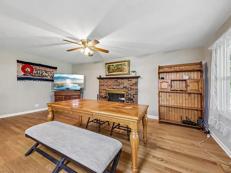 1111 Sara Ln — Photo 23
