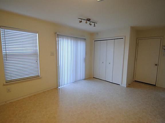4th image of 6909 Wind Row Dr