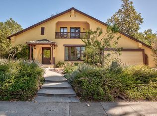 810 N Hill Ave, Pasadena, CA 91104