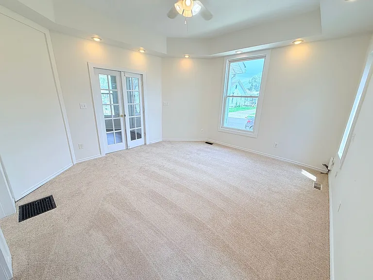 525 S West St — Photo 9